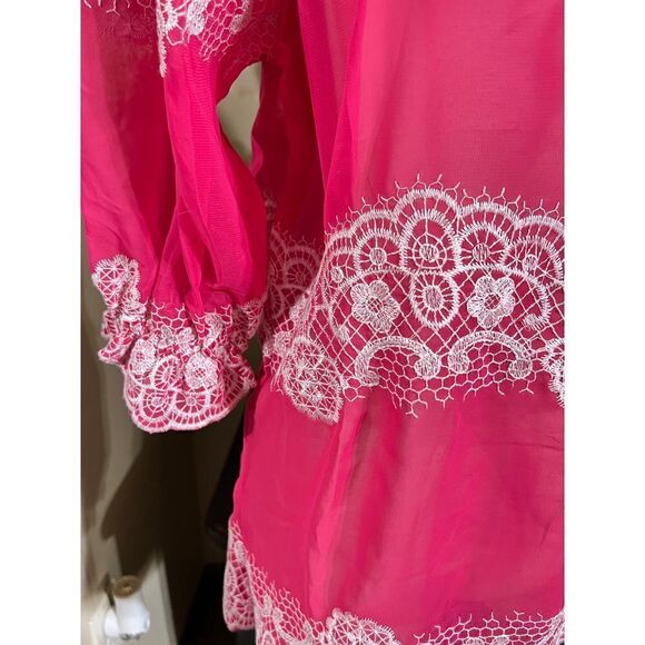 Urban Mango  Hot Pink Chiffon Off The  Shoulder  Lace Blouse Size Small NWT - Picture 2 of 4